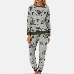 Star Wars The Mandalorian Grogu Women’s 2-Piece Pj Set